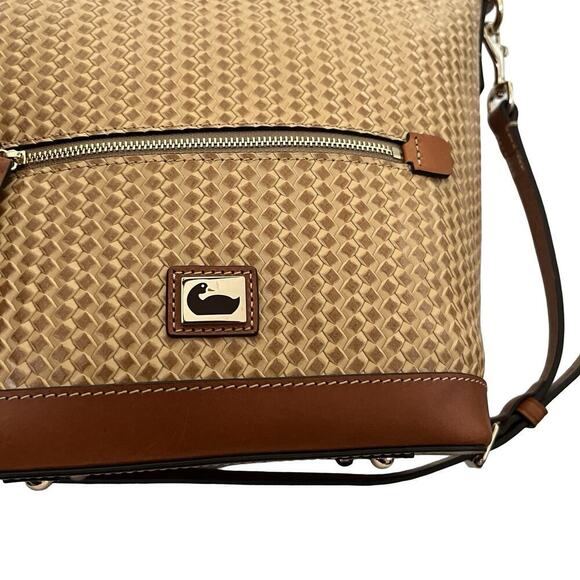 Dooney & Bourke Camden Woven LARGE Hobo Tote in Camel Brown Leather Purse FLAW - Picture 4 of 16